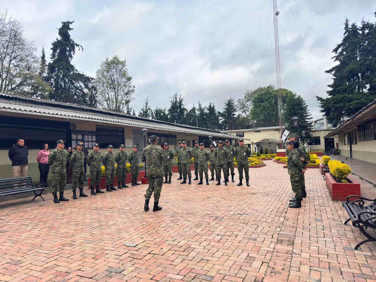 ESPOM - Escuela de Policía Militar